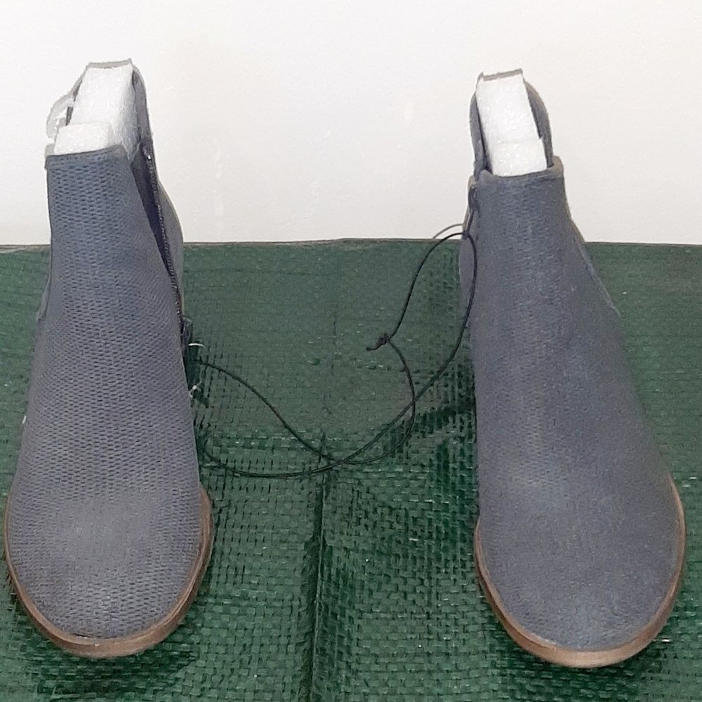 New Kensie Gray Ankle Boots